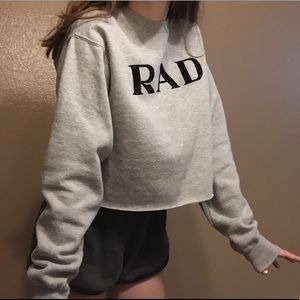 BRANDY MELVILLE Rad cropped sweatshirt